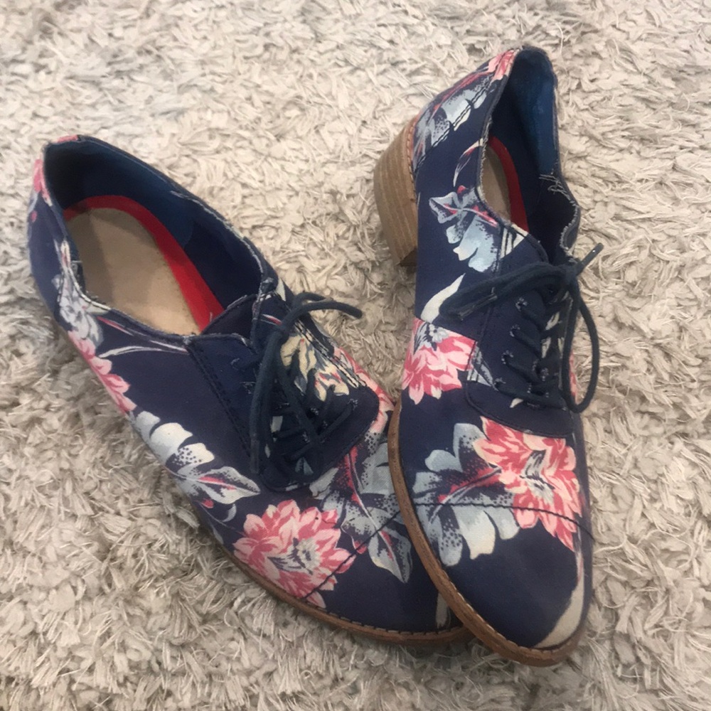 Women’s Floral Print GAP Shoes